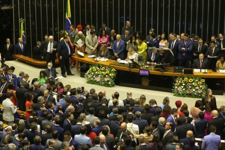 Seis deputados federais eleitos pelo União Brasil em São Paulo tomam posse em Brasília